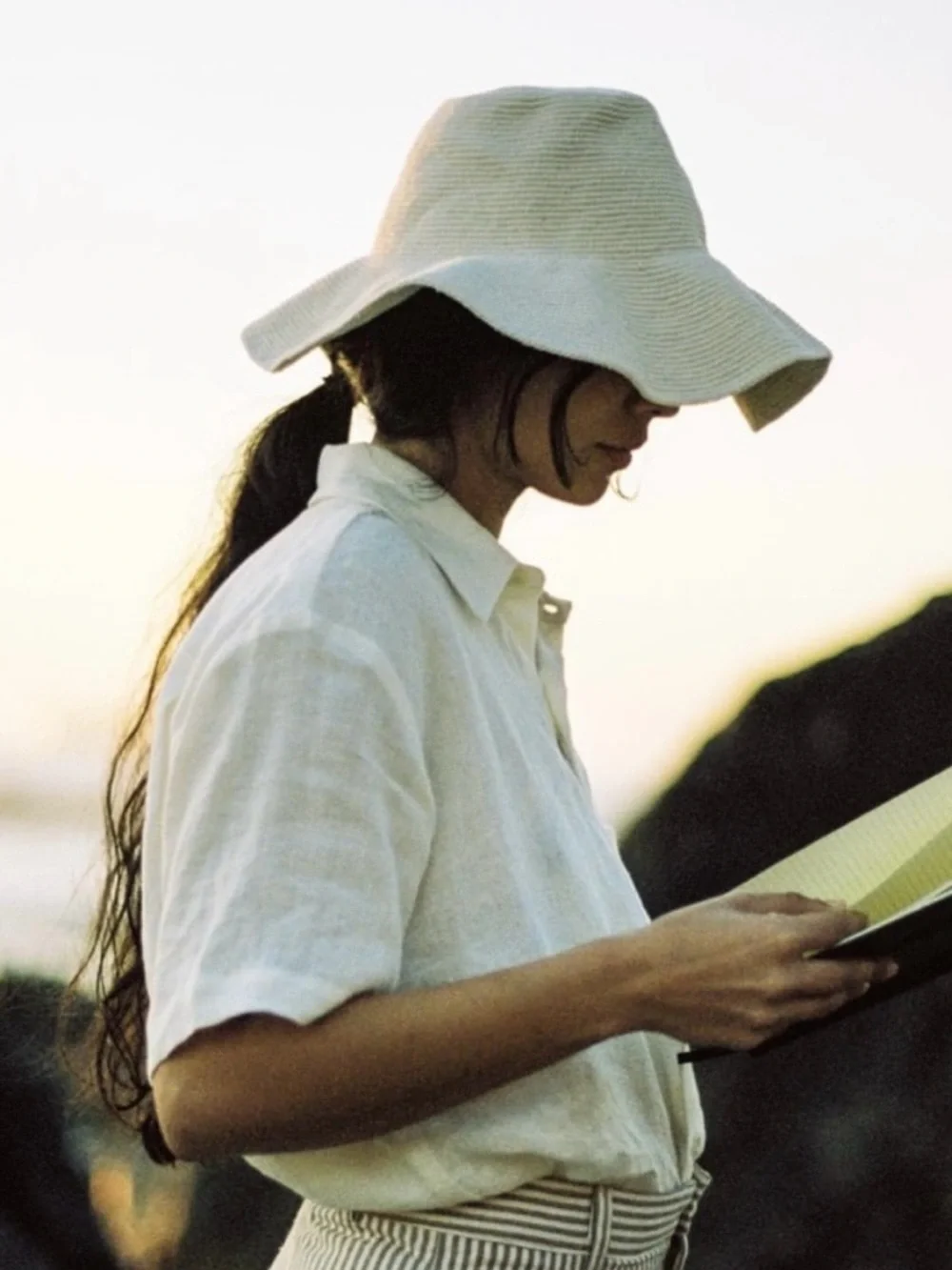 OZMA camp shorts in brown stripe linen medium - Picture 8 of 8